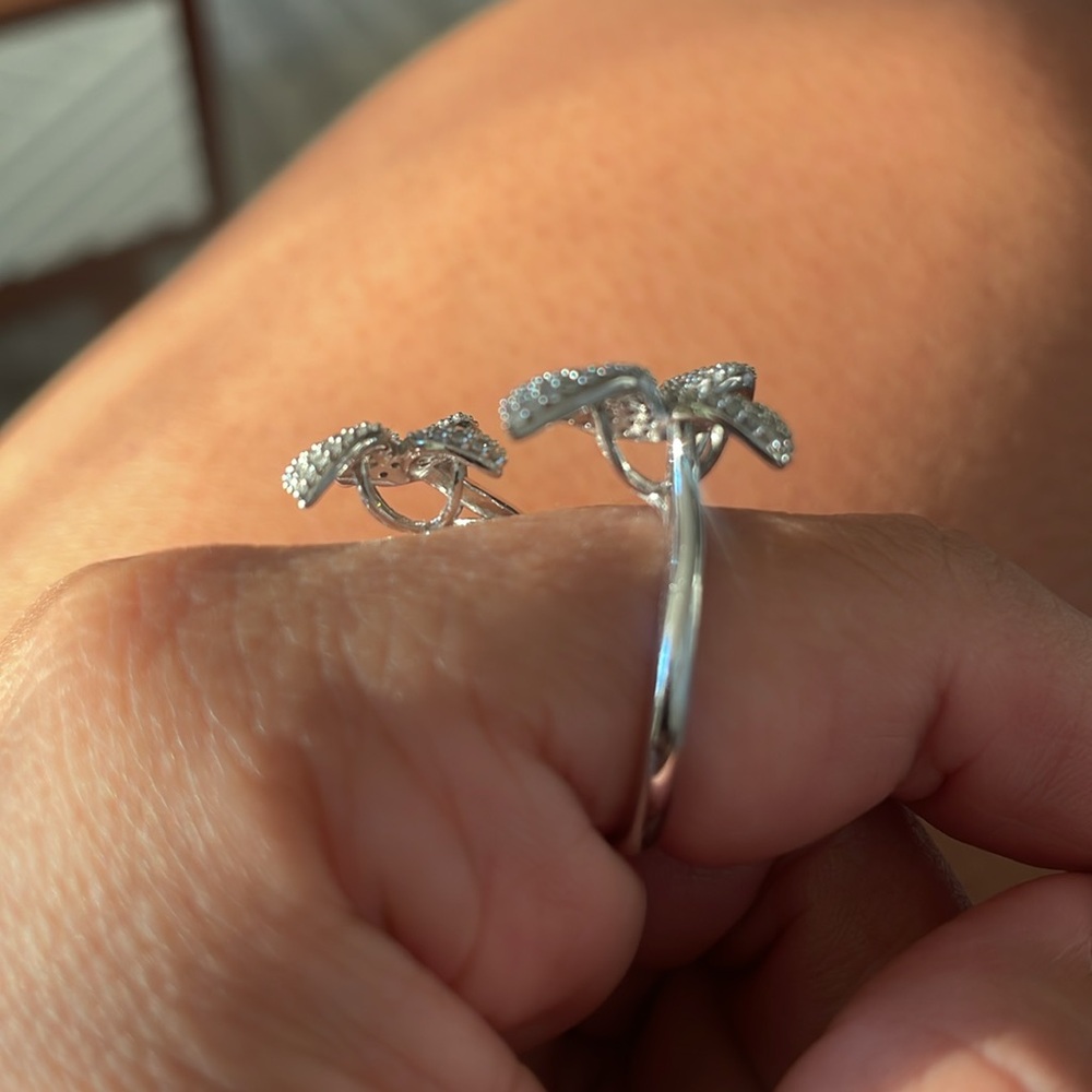 14k White Gold & 1 carat Diamond Flower Statement Cocktail ring Retails $3500 - Picture 10 of 10
